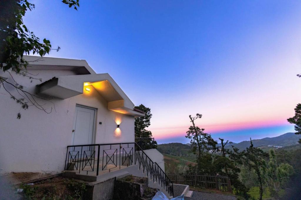 OUTSIDE SPACE HOMESTAY 1