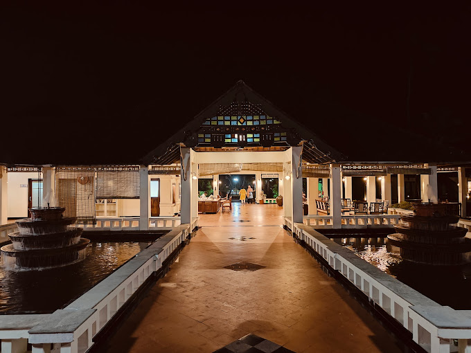 ABAD WHISPERING PALMS