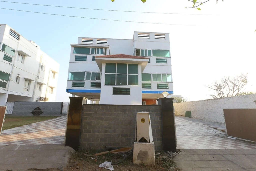 ECR BAY VILLA AND RESORT