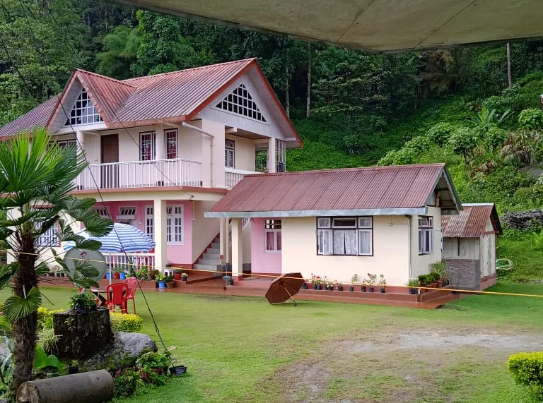 STREAMLAND HOMESTAY