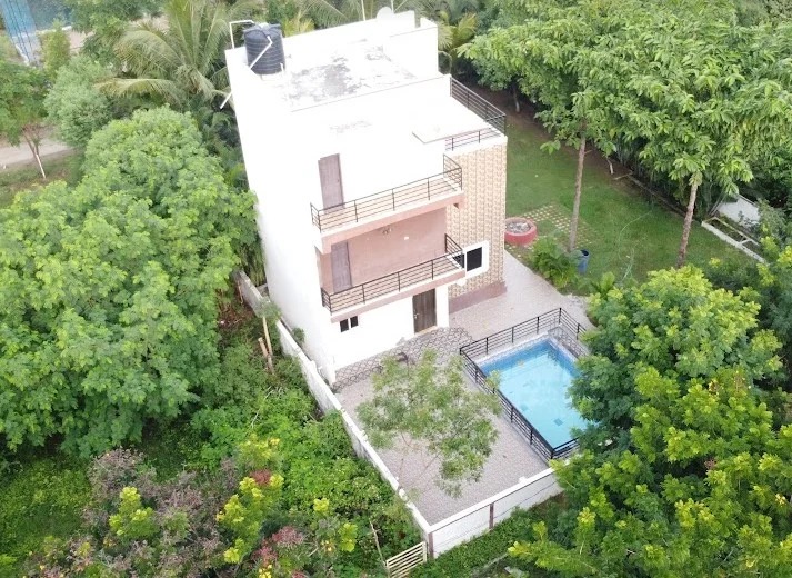 ORANGE, KUNNATH HOUSE