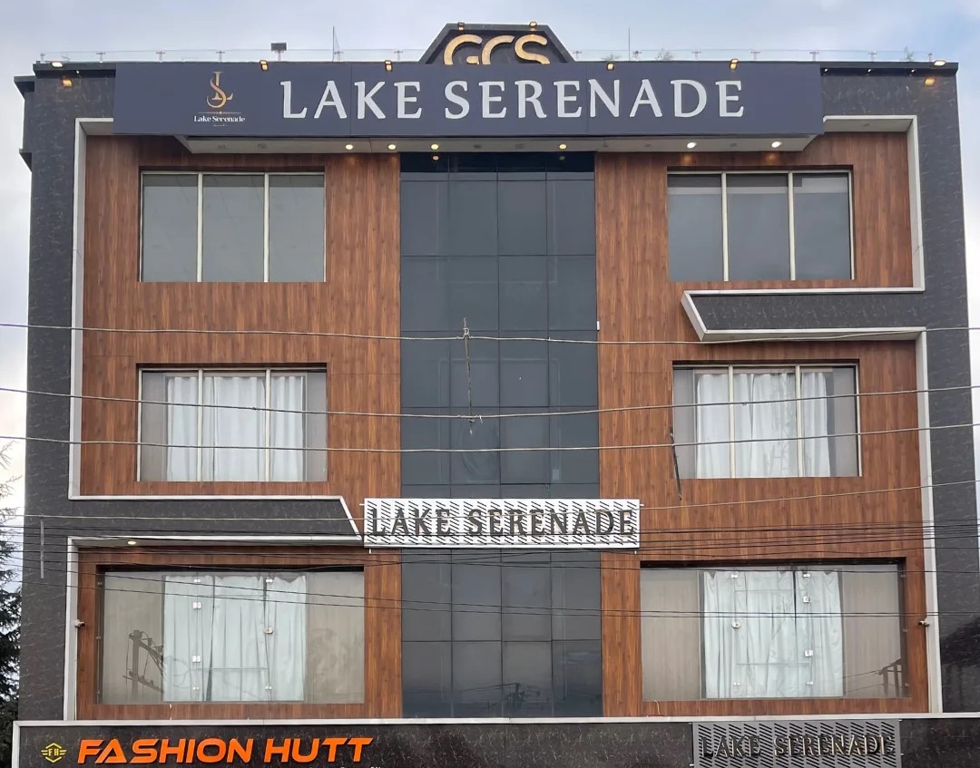 HOTEL LAKE SERENADE